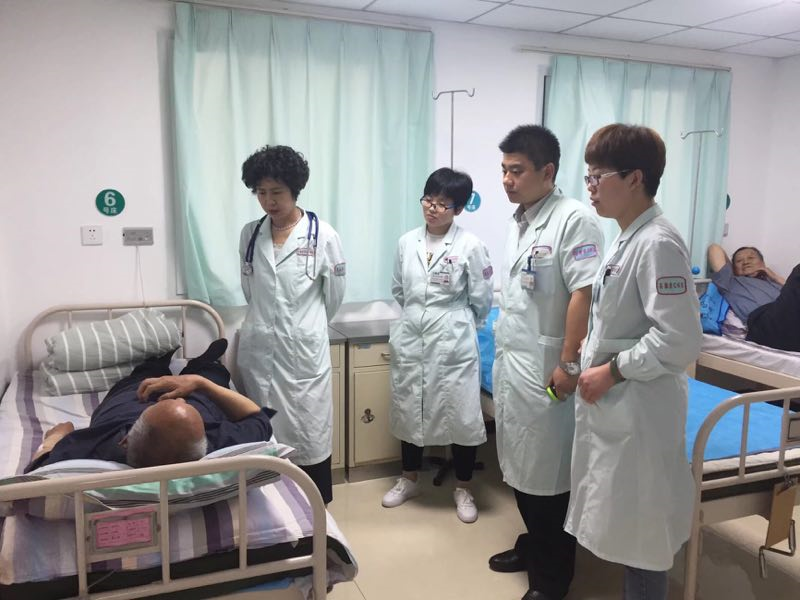 全科医疗科医师到社区基地查房