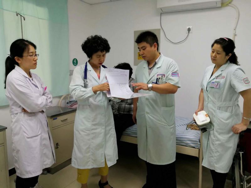 全科医疗科医师到社区基地查房