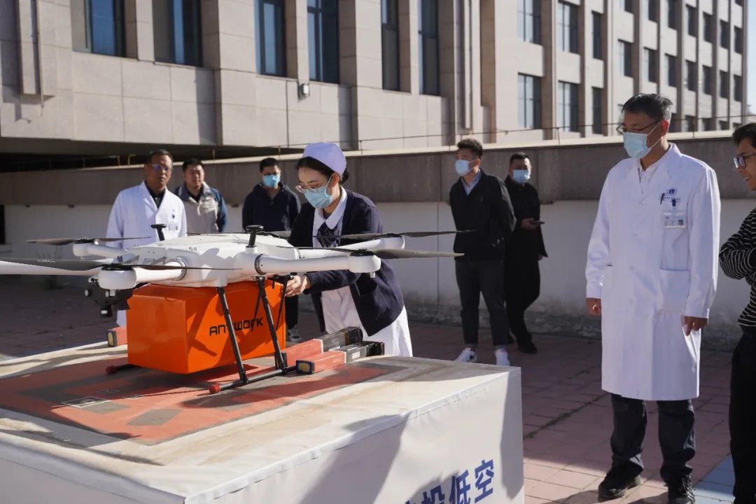 鹿泉院区医护人员放标本