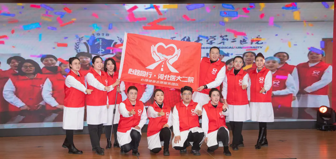 手势舞《我们都在这里》